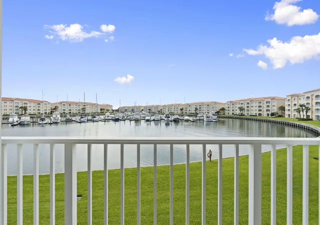 2nd image of 11 Harbour Isle Dr W #206, Fort Pierce, FL 34949 | MLS# B26046635