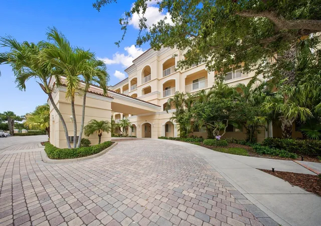 36th image of 11 Harbour Isle Dr W #206, Fort Pierce, FL 34949 | MLS# B26046635