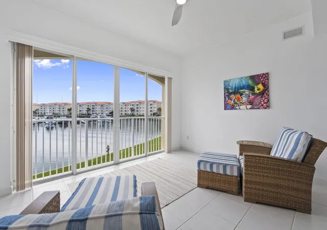 5th image of 11 Harbour Isle Dr W #206, Fort Pierce, FL 34949 | MLS# B26046635