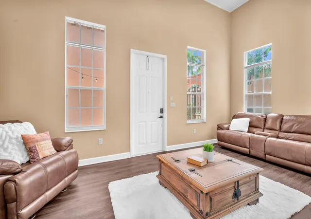 3rd image of 516 Sw 147Th Ter #4-43, Pembroke Pines, FL 33027 | MLS# B26046658