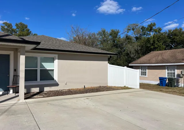 3rd image of 650 E Grapefruit Ave #A, ,, FL 33850 | MLS# B26046688
