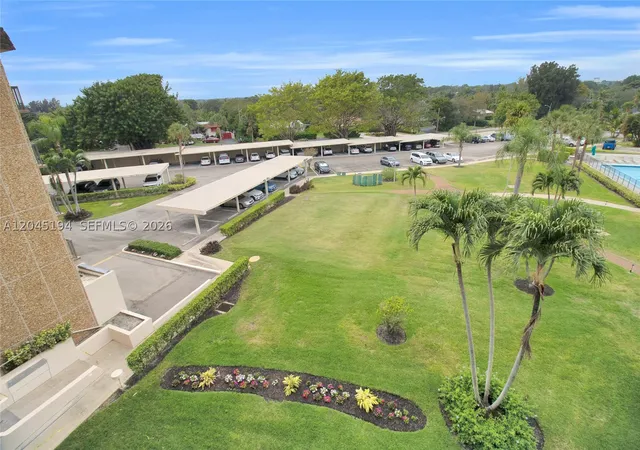 2nd image of 555 Nw 4Th Ave, Boca Raton, FL 33432