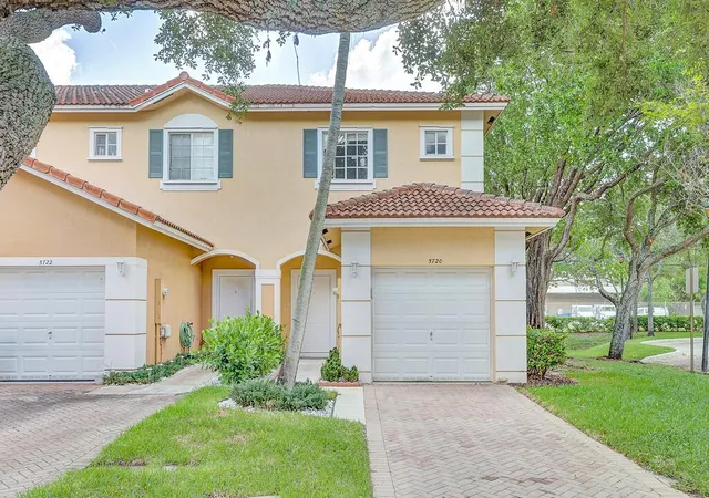 2nd image of 5720 Tuscany Wy, Tamarac, FL 33321 | MLS# B26046718