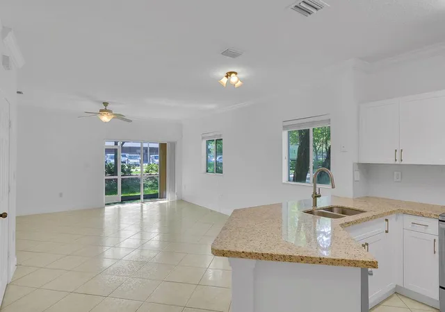 4th image of 5720 Tuscany Wy, Tamarac, FL 33321 | MLS# B26046718
