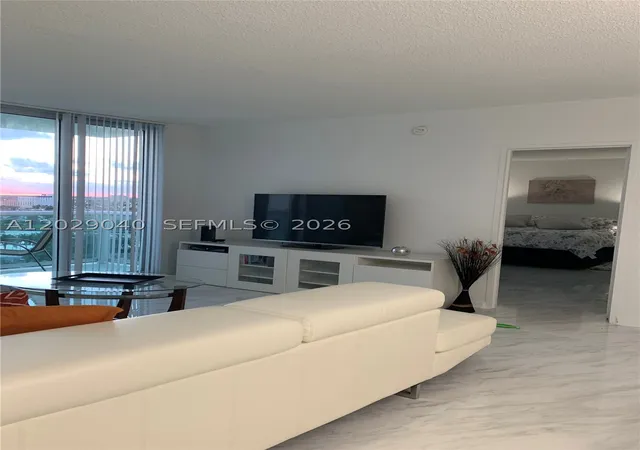 4th image of 3901 S Ocean Dr #12V, Hollywood, FL 33019 | MLS# A12029040