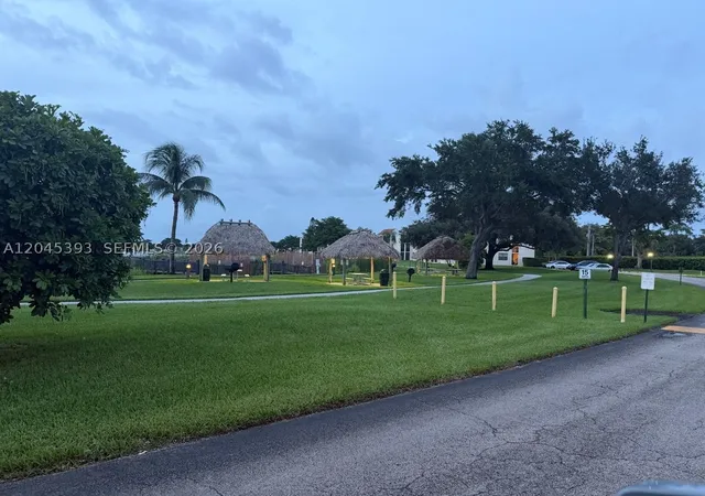 Listing Photo 2 - Condo for sale in building located at 109 Lake Emerald Dr, Oakland Park, FL 33309 - Unit #105