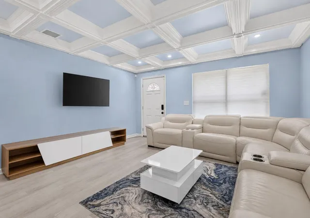 4th image of 2220 N 47Th Ave, Hollywood, FL 33021 | MLS# B26046839