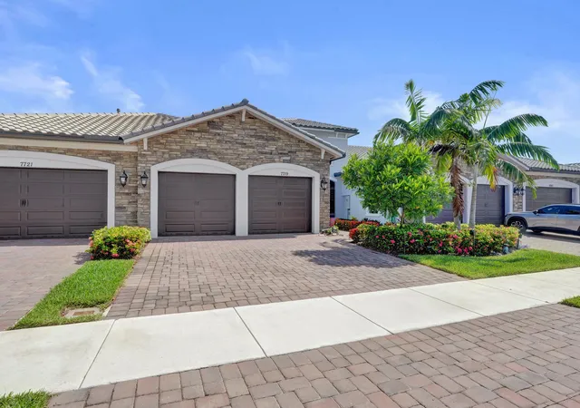 3rd image of 7719 S Blue Spring Dr, Parkland, FL 33067 | MLS# B26046853