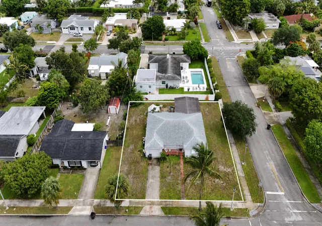 1st image of 325 Franklin Rd, West Palm Beach, FL 33405 | MLS# B26046880