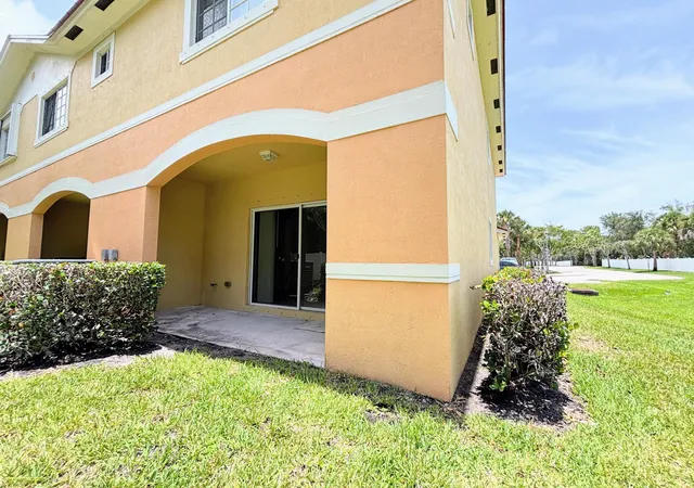 36th image of 5088 Se Mariner Garden Cir, Stuart, FL 34997 | MLS# B26046891