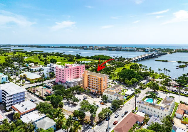 Homes for sale in Lake Worth, FL | 15 S Golfview Rd #206, Lake Worth, FL 33460 | MLS# B26046917