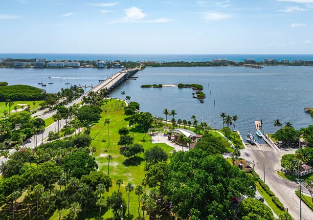 Homes for sale in Lake Worth, FL | 15 S Golfview Rd #206, Lake Worth, FL 33460 | MLS# B26046917