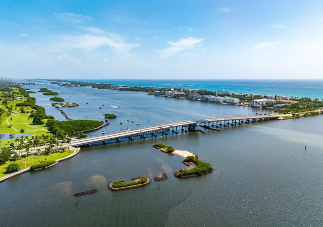 Homes for sale in Lake Worth, FL | 15 S Golfview Rd #206, Lake Worth, FL 33460 | MLS# B26046917