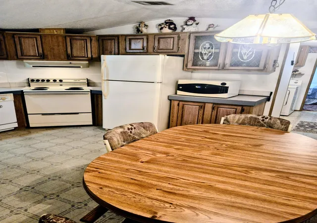 3rd image of 1066 Peach Ln, Okeechobee, FL 34974 | MLS# B26046964