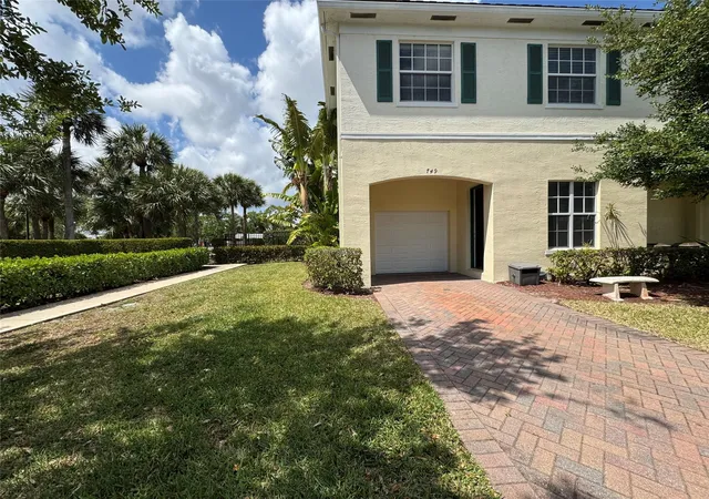 1st image of 749 Sw 3rd Ave, Pompano Beach, FL 33060 | MLS# B26046991