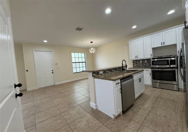2nd image of 749 Sw 3rd Ave, Pompano Beach, FL 33060 | MLS# B26046991