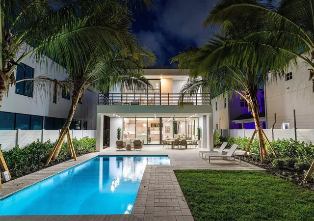 1st image of 721 Lake Ave N, Delray Beach, FL 33483 | MLS# B26047029