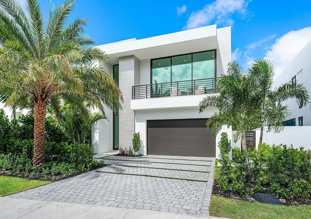 2nd image of 721 Lake Ave N, Delray Beach, FL 33483 | MLS# B26047029