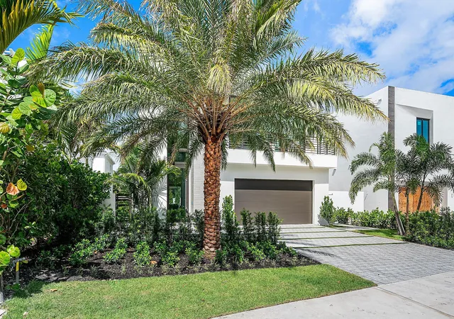 3rd image of 721 Lake Ave N, Delray Beach, FL 33483 | MLS# B26047029