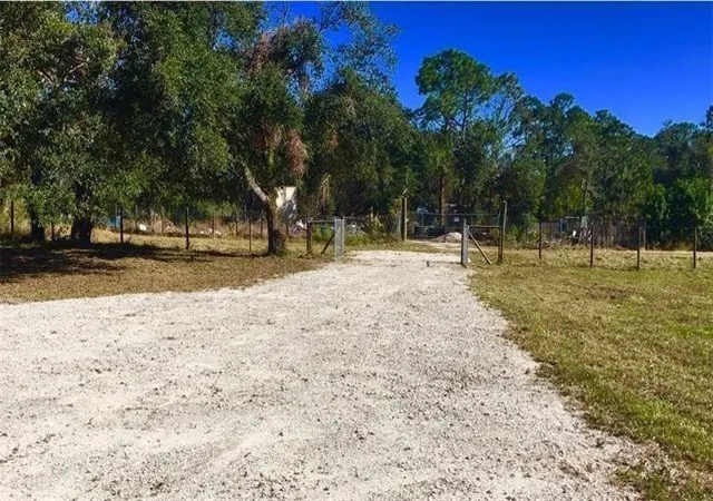 1st image of 580 N Zambria St, Clewiston, FL 33440 | MLS# B26047033