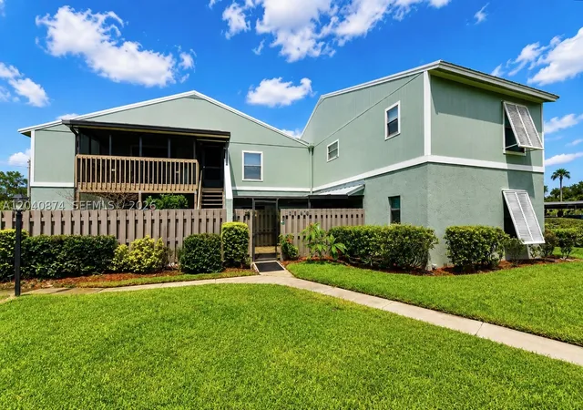 Homes for sale in Sebastian, FL | 1188 Breezy Way #6D, Sebastian, FL 32958 | MLS# A12040874