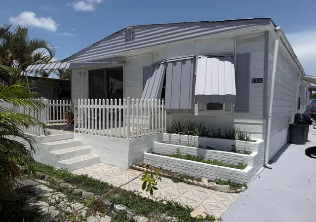Homes for sale in Dania Beach, FL | 5300 Sw 22nd Ave, Dania Beach, FL 33312 | MLS# B26047086