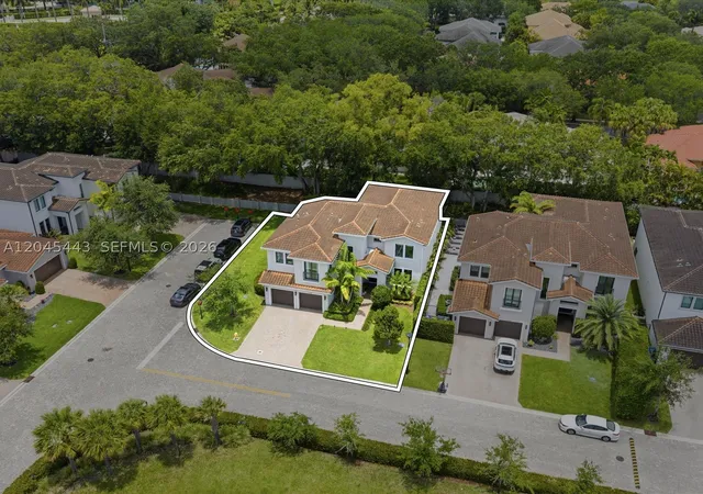 Photo 3 of Single family home for sale at 3439 N Brookfield Cir N, Fort Lauderdale, FL 33312 | MLS# A12045443 | Listing updated on 2026-09-25