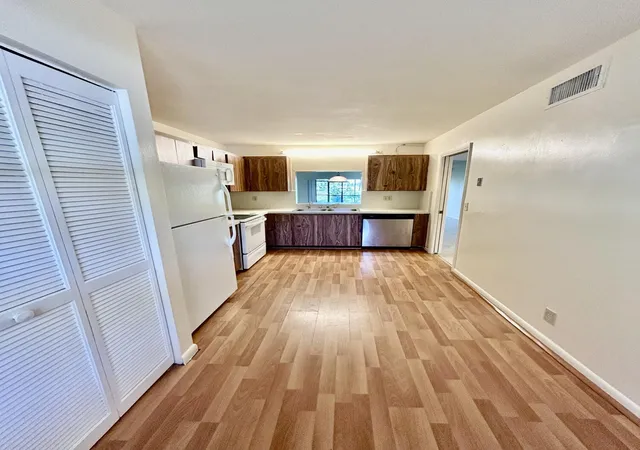 2nd image of 2900 Sw 22nd Cir #221d, Delray Beach, FL 33445 | MLS# B26047196