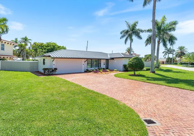 3rd image of 4410 Ne 24Th Ave, Lighthouse Point, FL 33064 | MLS# B26047248