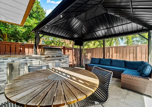 Photo 1 of Townhouse for sale at 2891 Sw 11th Pl, Deerfield Beach, FL 33442 | MLS# A12046039 | Listing updated on 2026-08-26