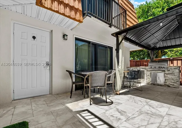 Photo 4 of Townhouse for sale at 2891 Sw 11Th Pl, Deerfield Beach, FL 33442 | MLS# A12046039 | Listing updated on 2026-08-26
