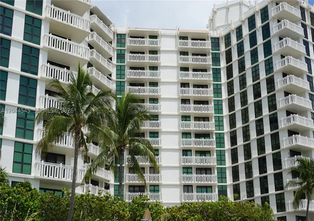4th image of 1111 Crandon Blvd, Key Biscayne, FL 33149