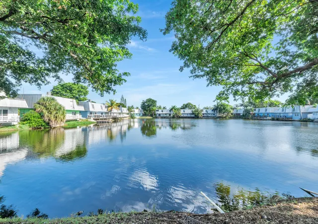 2nd image of 4050 Ne 12Th Ter, Fort Lauderdale, FL 33334