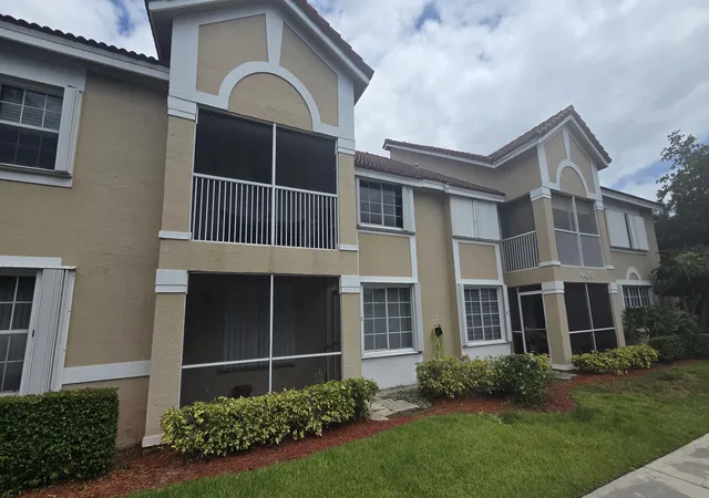 Homes for sale in Pompano Beach, FL | 4610 W Mcnab Rd #D1, Pompano Beach, FL 33069 | MLS# B26047369