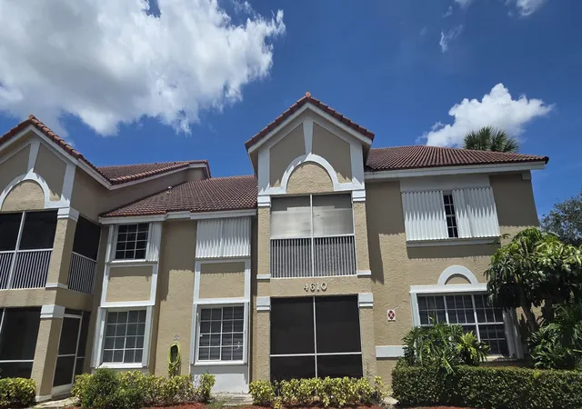Homes for sale in Pompano Beach, FL | 4610 W Mcnab Rd #D1, Pompano Beach, FL 33069 | MLS# B26047369