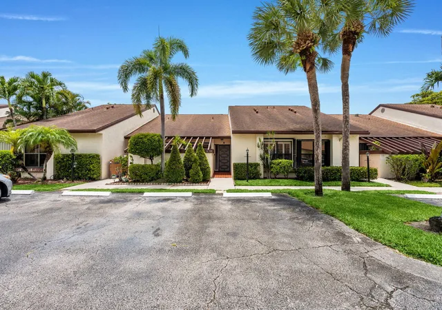 Homes for sale in Lake Worth, FL | 3615 Willa Wy #B, Lake Worth, FL 33467 | MLS# B26047382