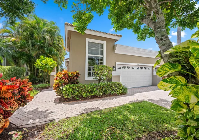 Homes for sale in Lake Worth, FL | 4706 Carlton Golf Dr, Lake Worth, FL 33449 | MLS# B26047376