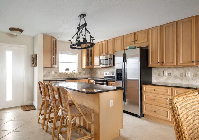 Homes for sale in Vero Beach, FL | 4049 Ocean Dr #505, Vero Beach, FL 32963 | MLS# B26047425