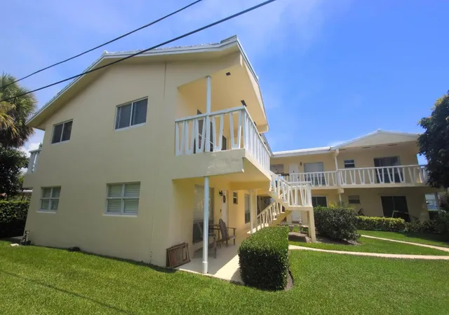 Homes for sale in Lighthouse Point, FL | 2755 Ne 28th Ave #F1, Lighthouse Point, FL 33064 | MLS# B26047439
