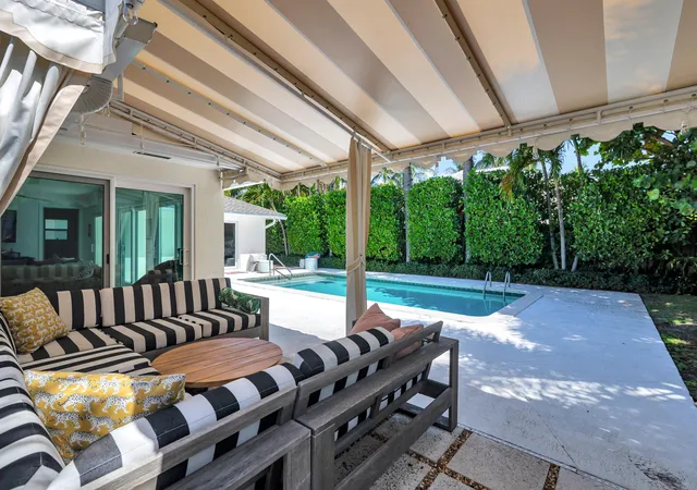 2nd image of 202 Maryland Dr, Lake Worth Beach, FL 33460 | MLS# B26047455
