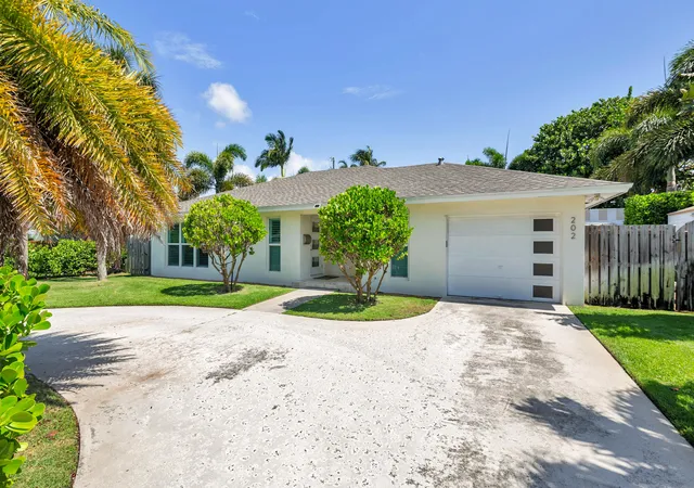 38th image of 202 Maryland Dr, Lake Worth Beach, FL 33460 | MLS# B26047455