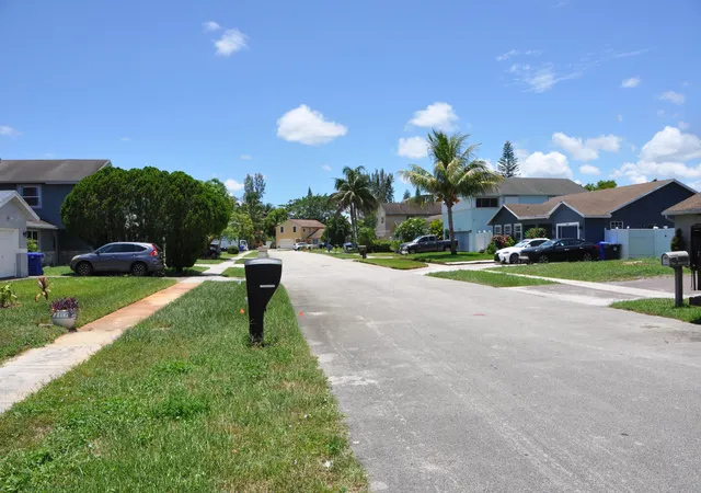 28th image of 1906 Sw 87th Ave, North Lauderdale, FL 33068 | MLS# B26047474