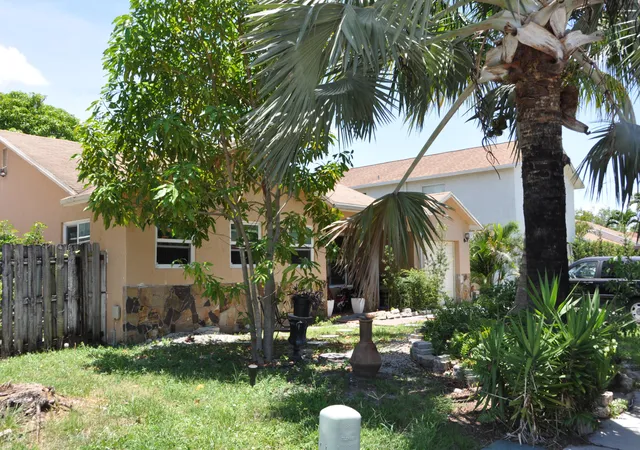3rd image of 1906 Sw 87Th Ave, North Lauderdale, FL 33068 | MLS# B26047474