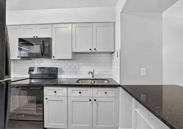 3rd image of 801 Pine Dr #12, Pompano Beach, FL 33060 | MLS# B26047480