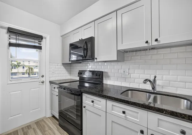 5th image of 801 Pine Dr #12, Pompano Beach, FL 33060 | MLS# B26047480