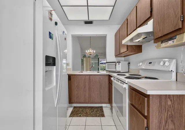 Homes for sale in Lake Worth, FL | 3924 San Anselmo Dr #B, Lake Worth, FL 33467 | MLS# B26047543