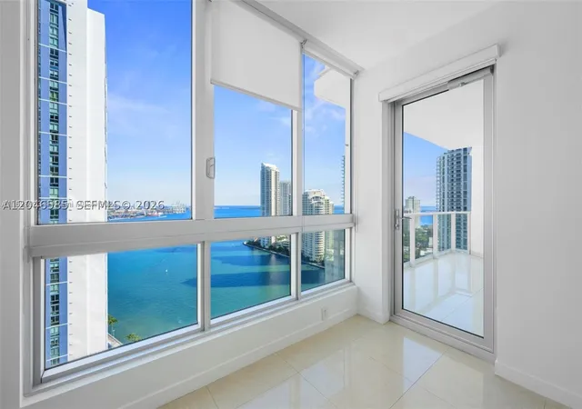 2nd image of 300 S Biscayne Blvd #T-2612, Miami, FL 33131 | MLS# A12046585