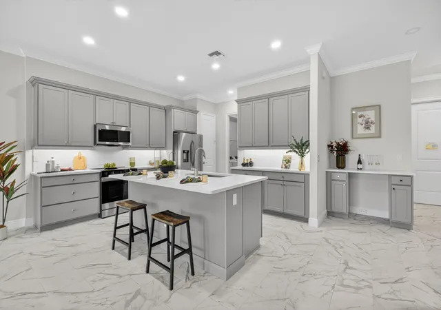 Homes for sale in Vero Beach, FL | 1805 Bridgepointe Cir #2, Vero Beach, FL 32967 | MLS# B26047598