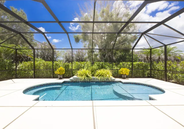 Homes for sale in Port St Lucie, FL | 421 Sw Crabapple Cvs, Port St Lucie, FL 34986 | MLS# B26047606