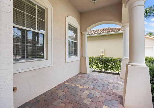 Homes for sale in Palm City, FL | 5718 Sw Bald Eagle Dr, Palm City, FL 34990 | MLS# B26047634
